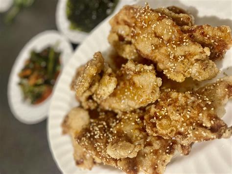  Le Guo Bao Rou: Une Explosion de Saveurs Aigre-Douces dans un Pain Souple et moelleux !