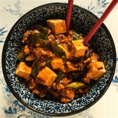  Le Mapo Tofu aux Mille Saveurs: Une Explosion de Piquant et une Symphonie Texture