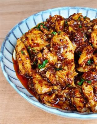  Poulet aux Arachides de Fuyang : Un mélange crémeux et épicé qui vous transportera dans la cuisine traditionnelle chinoise!